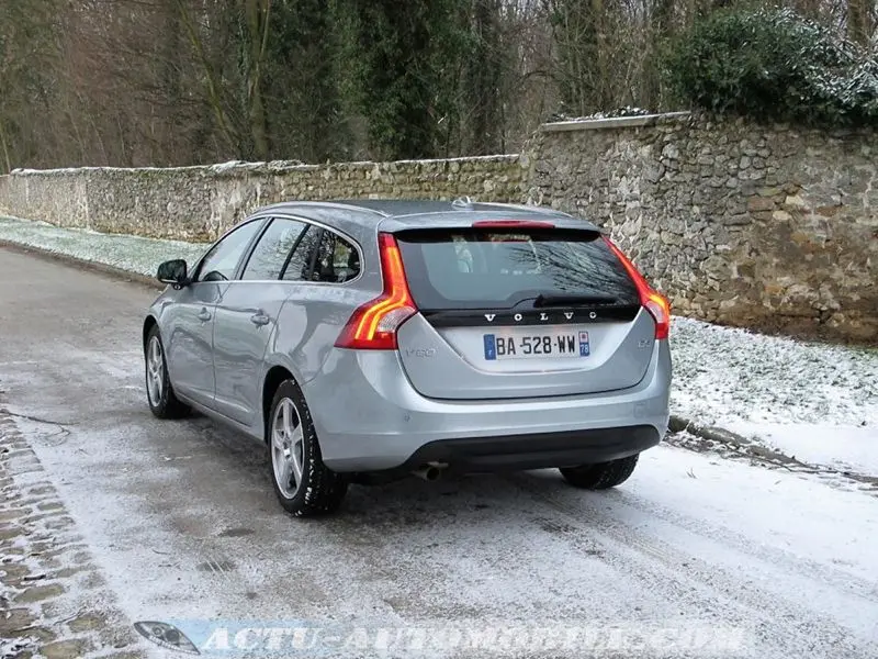 Volvo V60 V60 2.0 D D3 Advance Geartronic 3