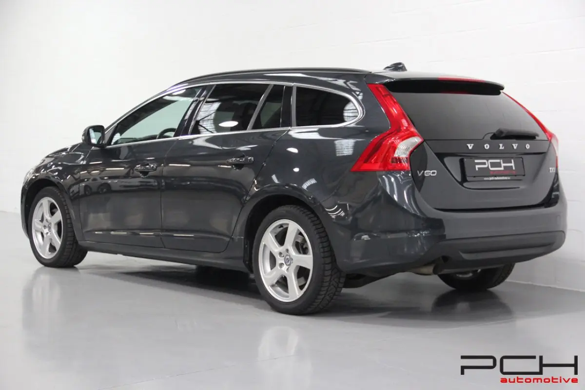 Volvo V60 V60 2.0 D D3 Advance Geartronic 2