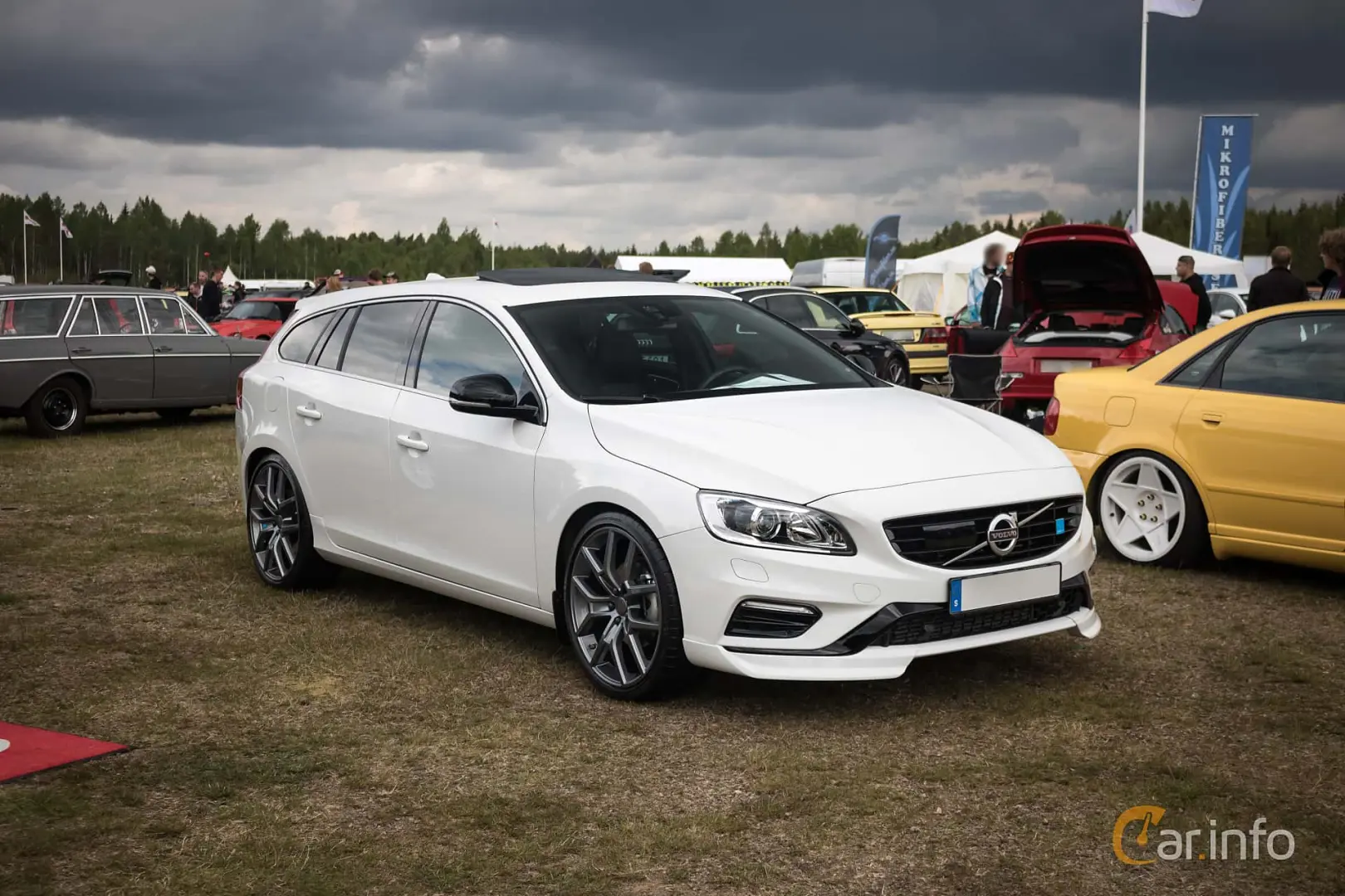 Volvo V60 V60 2.0 D D4 Advance Geartronic 2