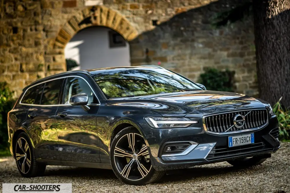 Volvo V60 V60 2.0 D D4 Premium Geartronic 1