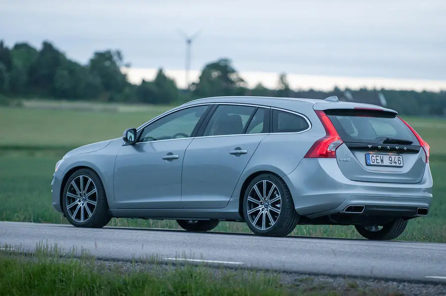 Volvo V60 V60 2.0 D D4 Premium Geartronic 2