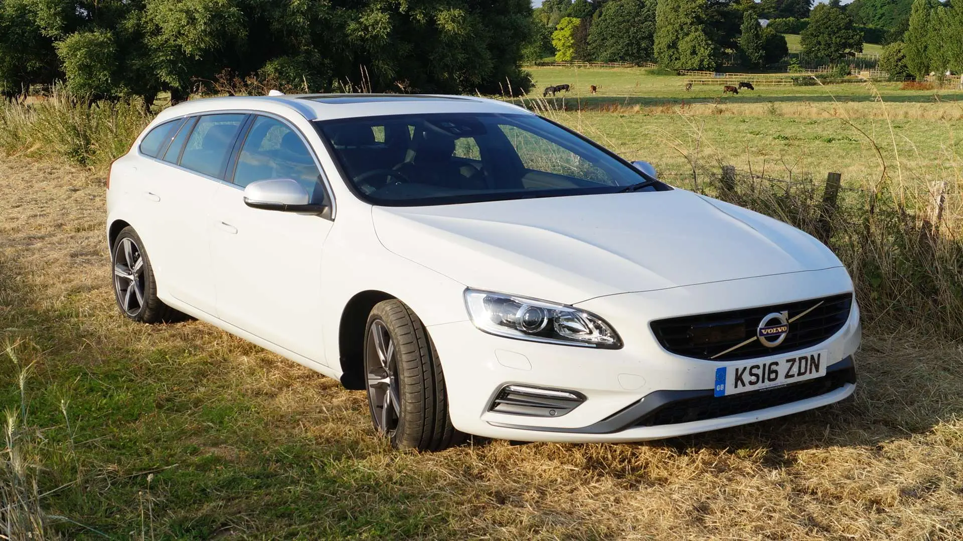 Volvo V60 V60 2.0 D D4 R-Design Geartronic 5