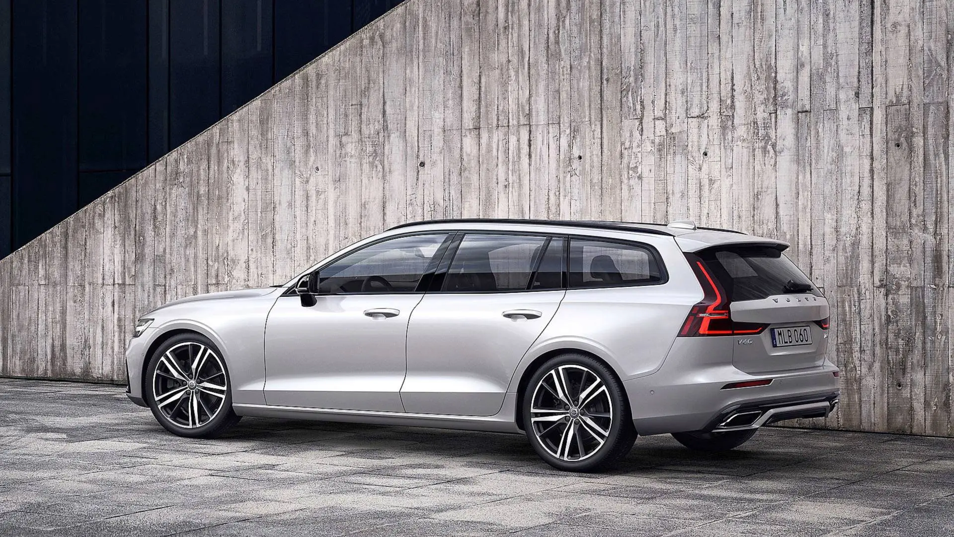 Volvo V60 V60 2.0 D D4 R-Design Plus Geartronic 3