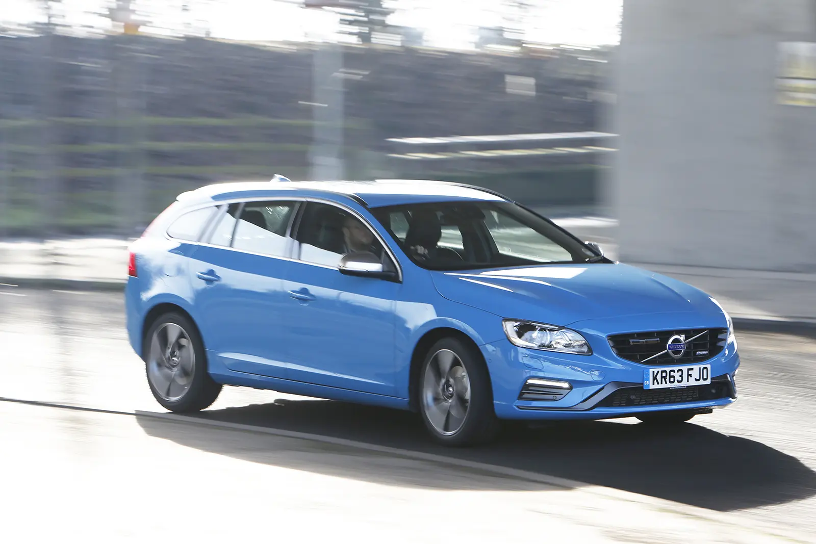 Volvo V60 V60 2.0 D D4 R-Design Plus Geartronic 5