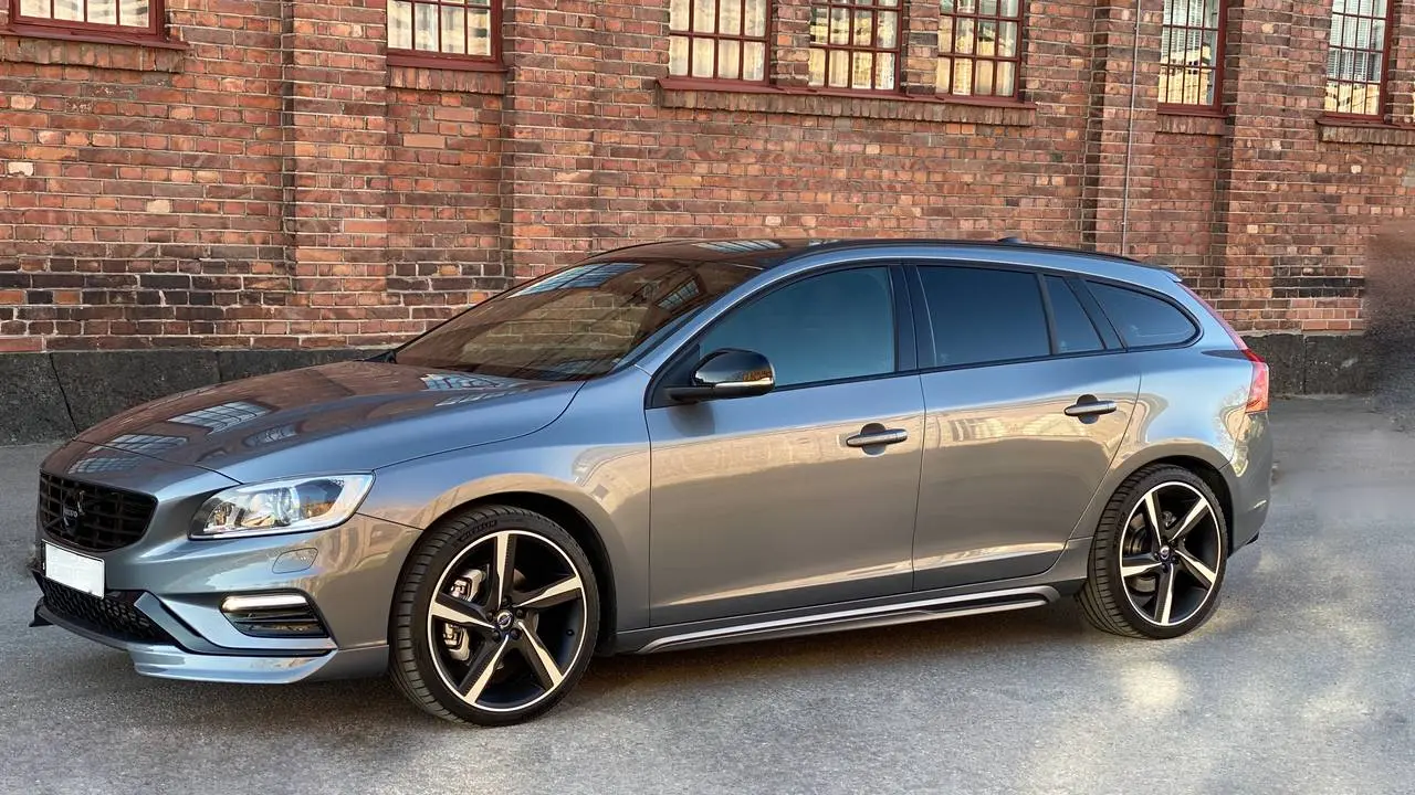 Volvo V60 V60 2.0 D D4 R-Design Plus Geartronic 6
