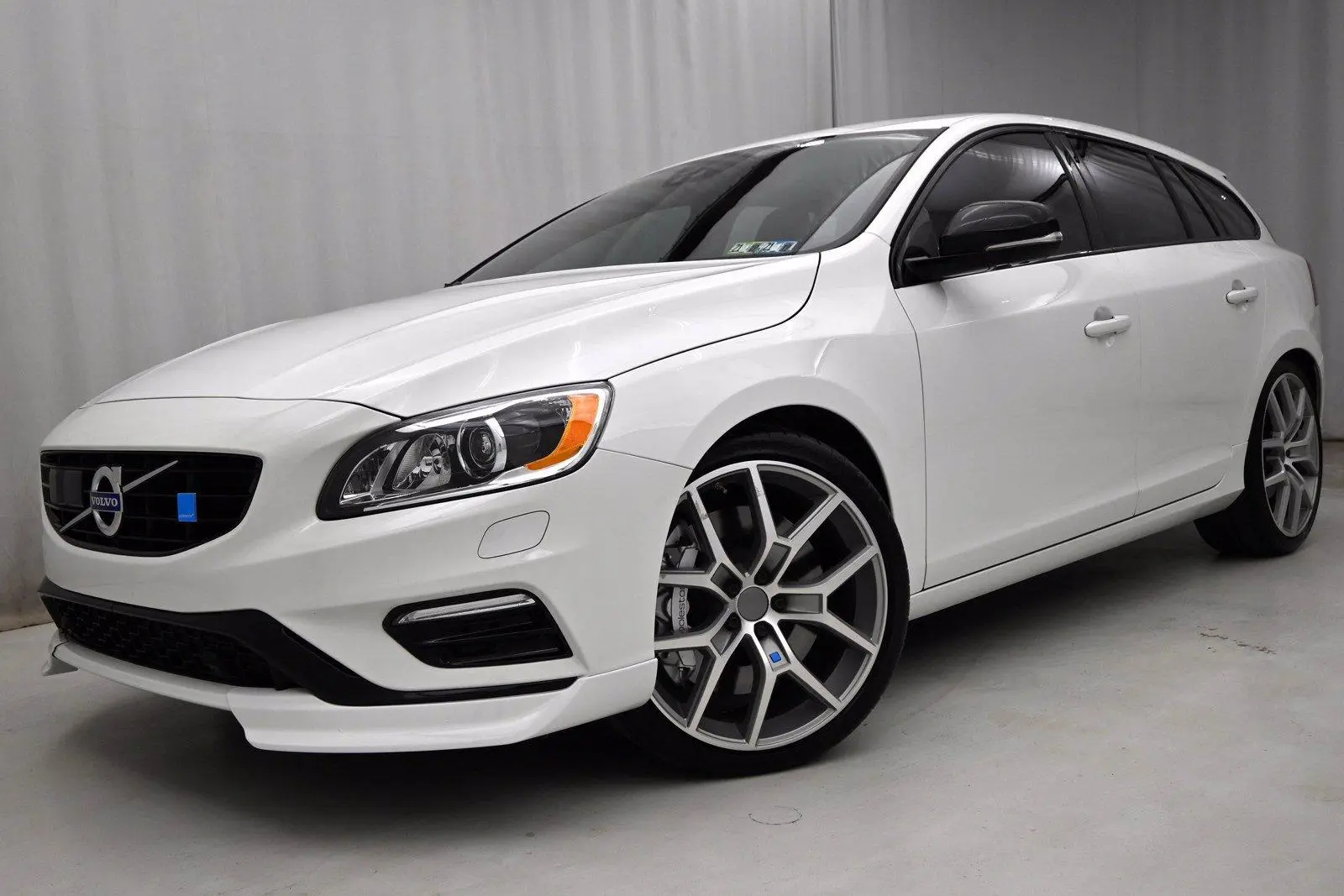 Volvo V60 V60 2.0 T6 AWD Advance Geartronic 4