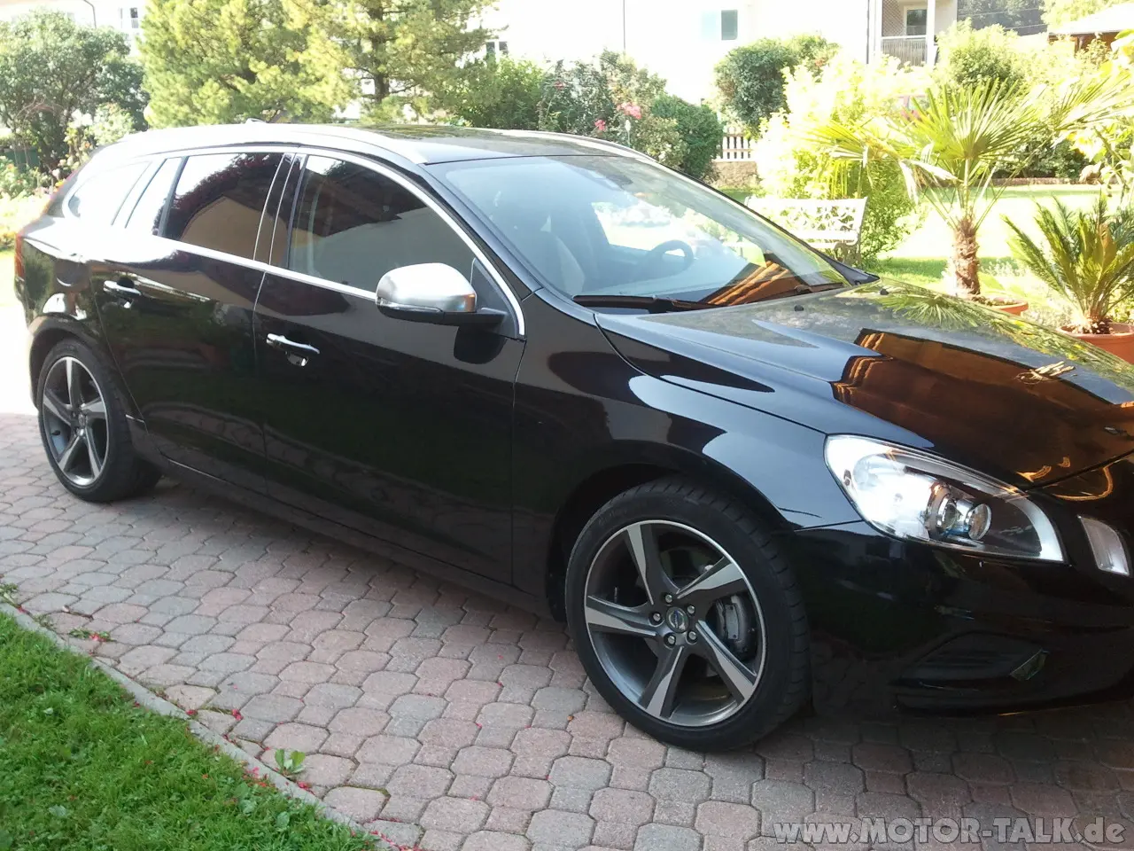 Volvo V60 V60 2.4 D D5 AWD R-Design Geartronic 6