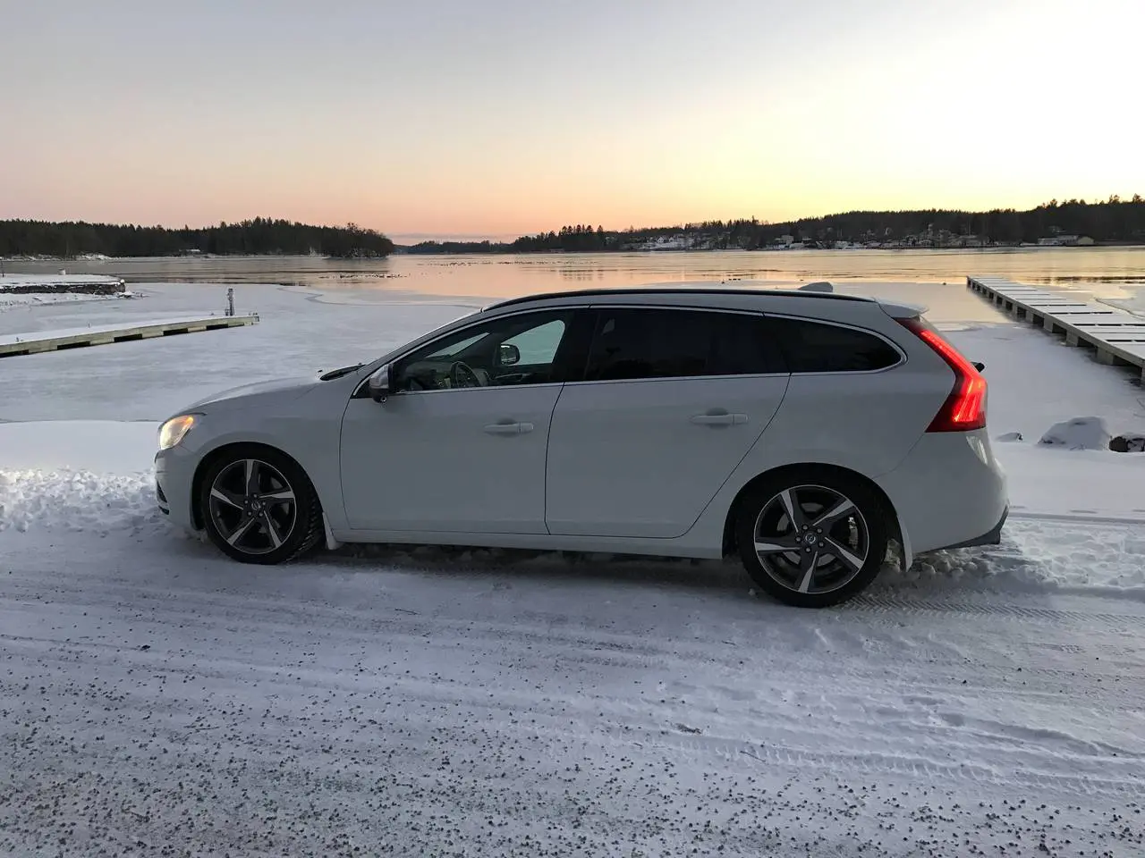 Volvo V60 V60 2.4 D D5 AWD R-Design Geartronic 7