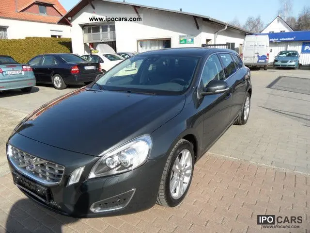 Volvo V60 V60 2.4 D D5 Geartronic 5
