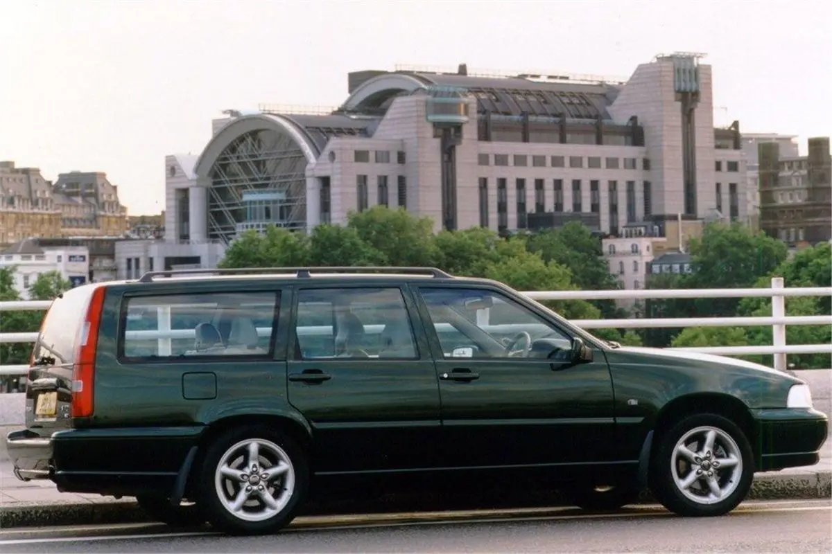 Volvo V70 V70 2.3 R AWD 4