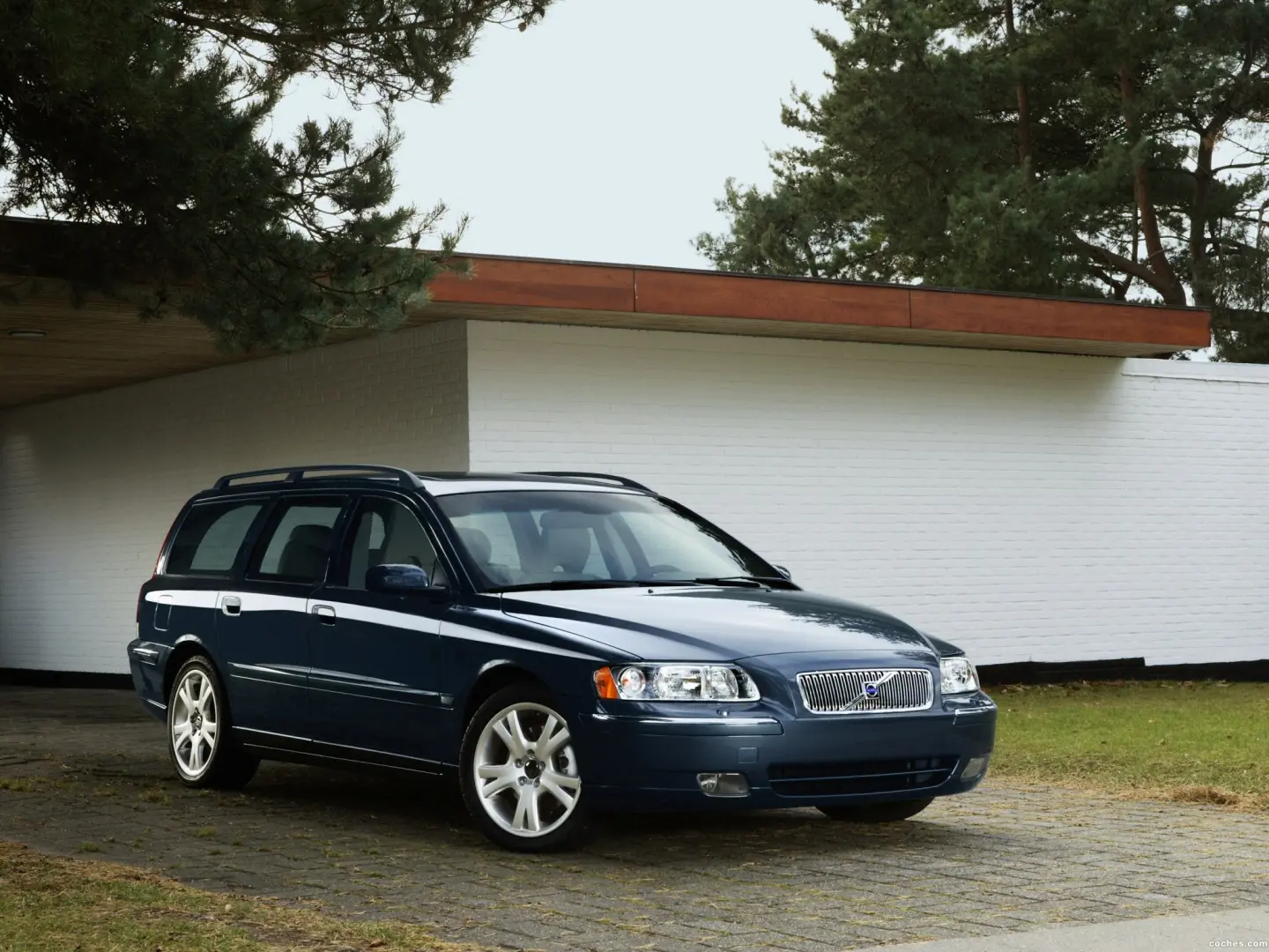 Volvo V70 V70 2.5 T AWD Summum 4