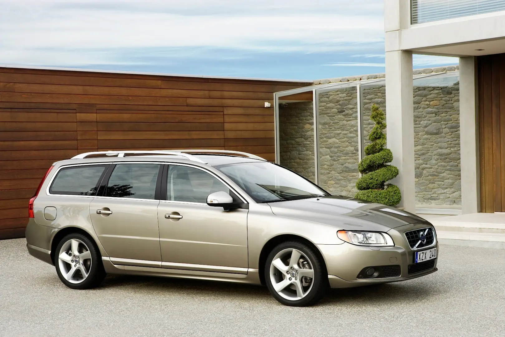Volvo V70 V70 2.4 D D5 Premium Edition 2