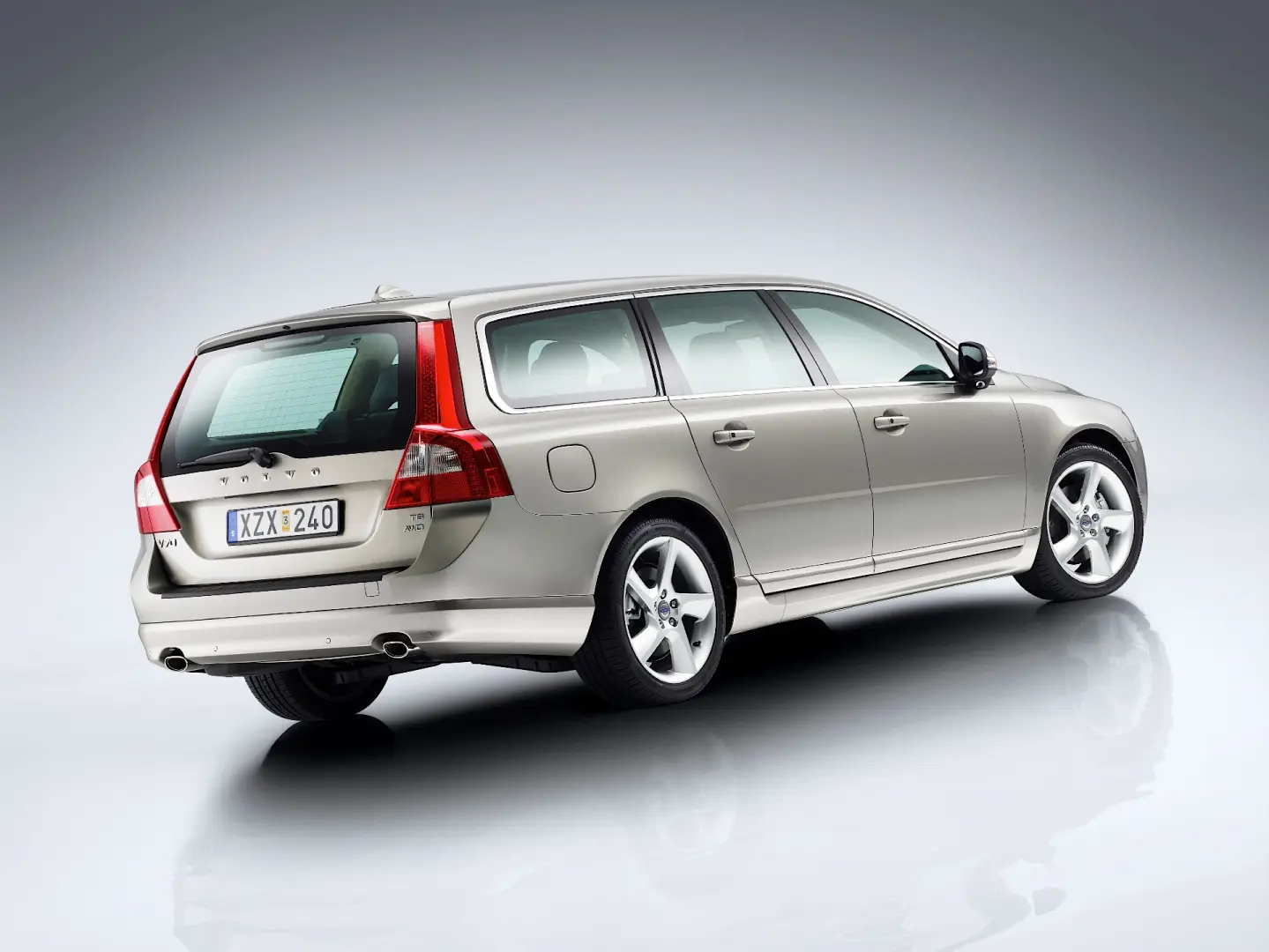 Volvo V70 V70 3.2 Premium Edition Geartronic 4