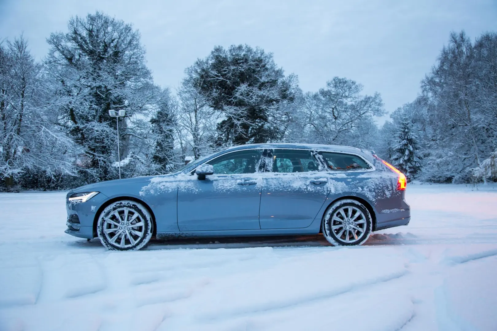 Volvo V90 V90 2.0 D4 Momentum Geartronic 3