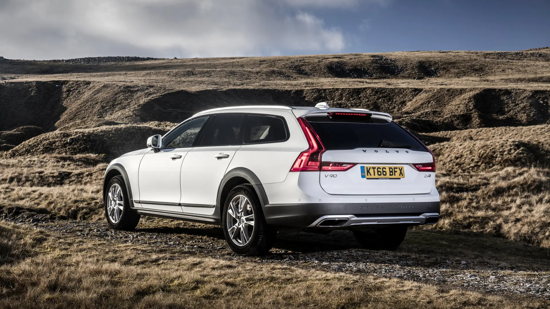 Volvo V90 Cross Country V90 Cross Country 2.0 D D5 AWD Pro Geartronic 3