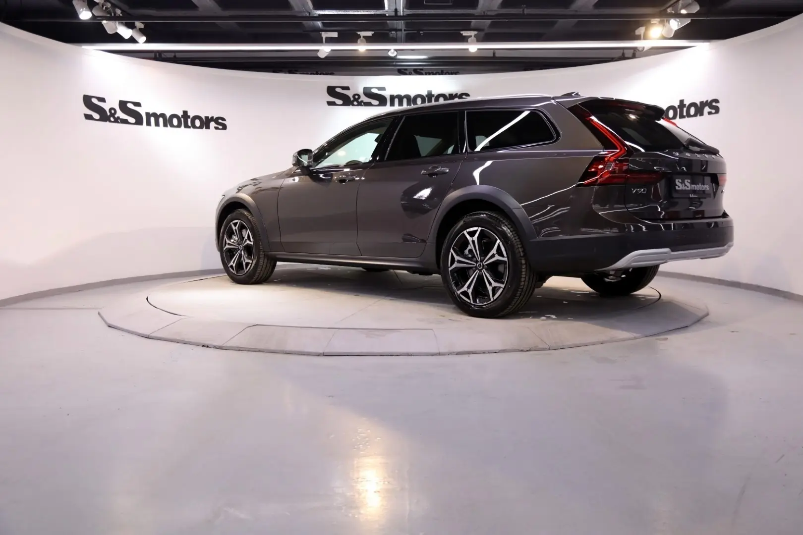 Volvo V90 Cross Country V90 Cross Country 2.0 D B5 AWD Plus Brightc 6