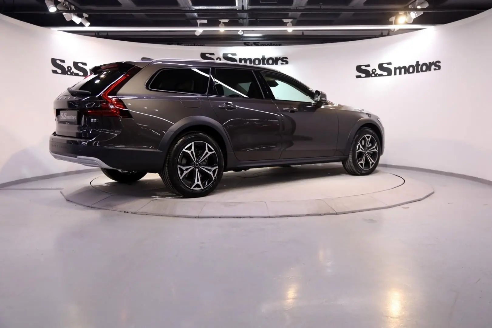 Volvo V90 Cross Country V90 Cross Country 2.0 D B5 AWD Plus Brightc 7