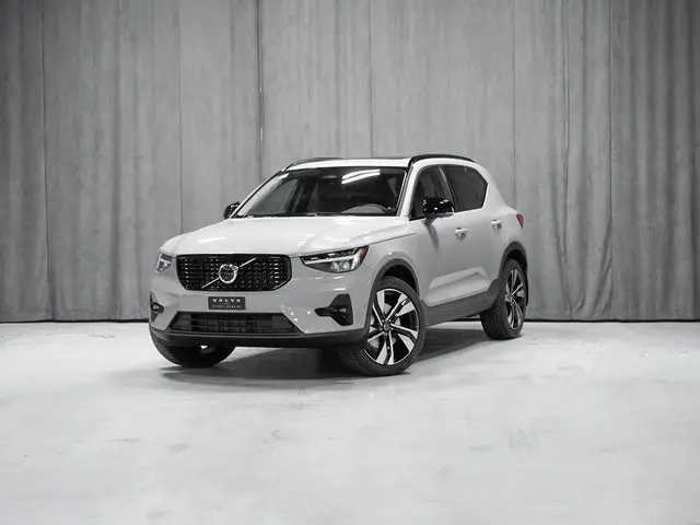 Volvo XC40 XC40 1.5 T2 Plus Dark 4