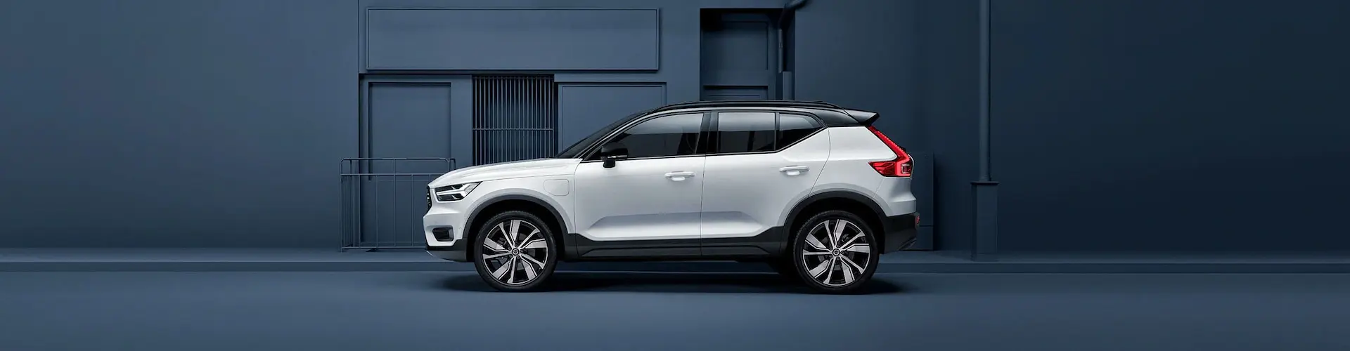 Volvo XC40 XC40 1.5 T5 Recharge Hybrid Plus Dark DCT 3
