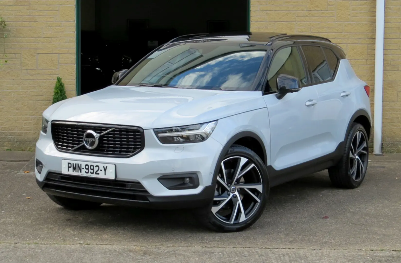 Volvo XC40 XC40 2.0 B4 AWD R-Design Geartronic 0