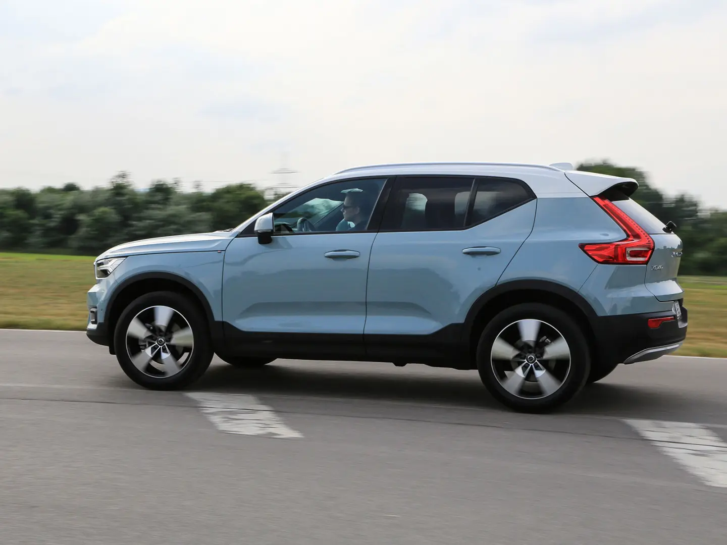 Volvo XC40 XC40 2.0 D D4 AWD Momentum Intro Base Geartronic 2