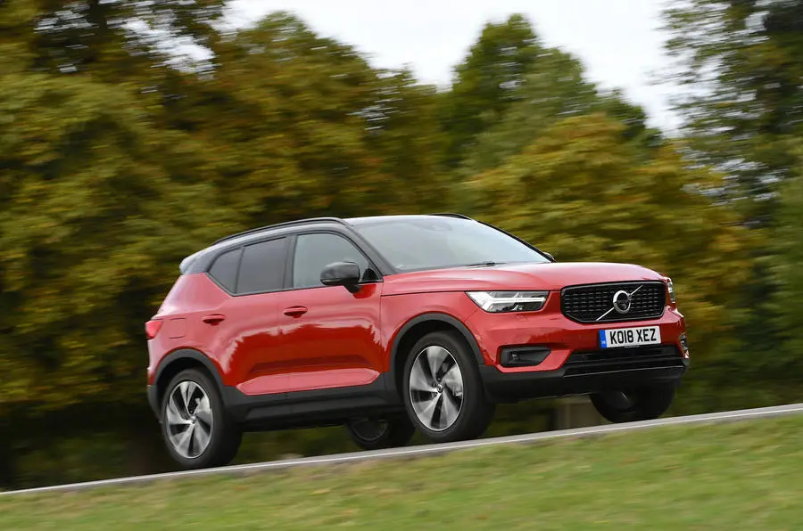 Volvo XC40 XC40 2.0 T4 AWD R-Design Geartronic 3