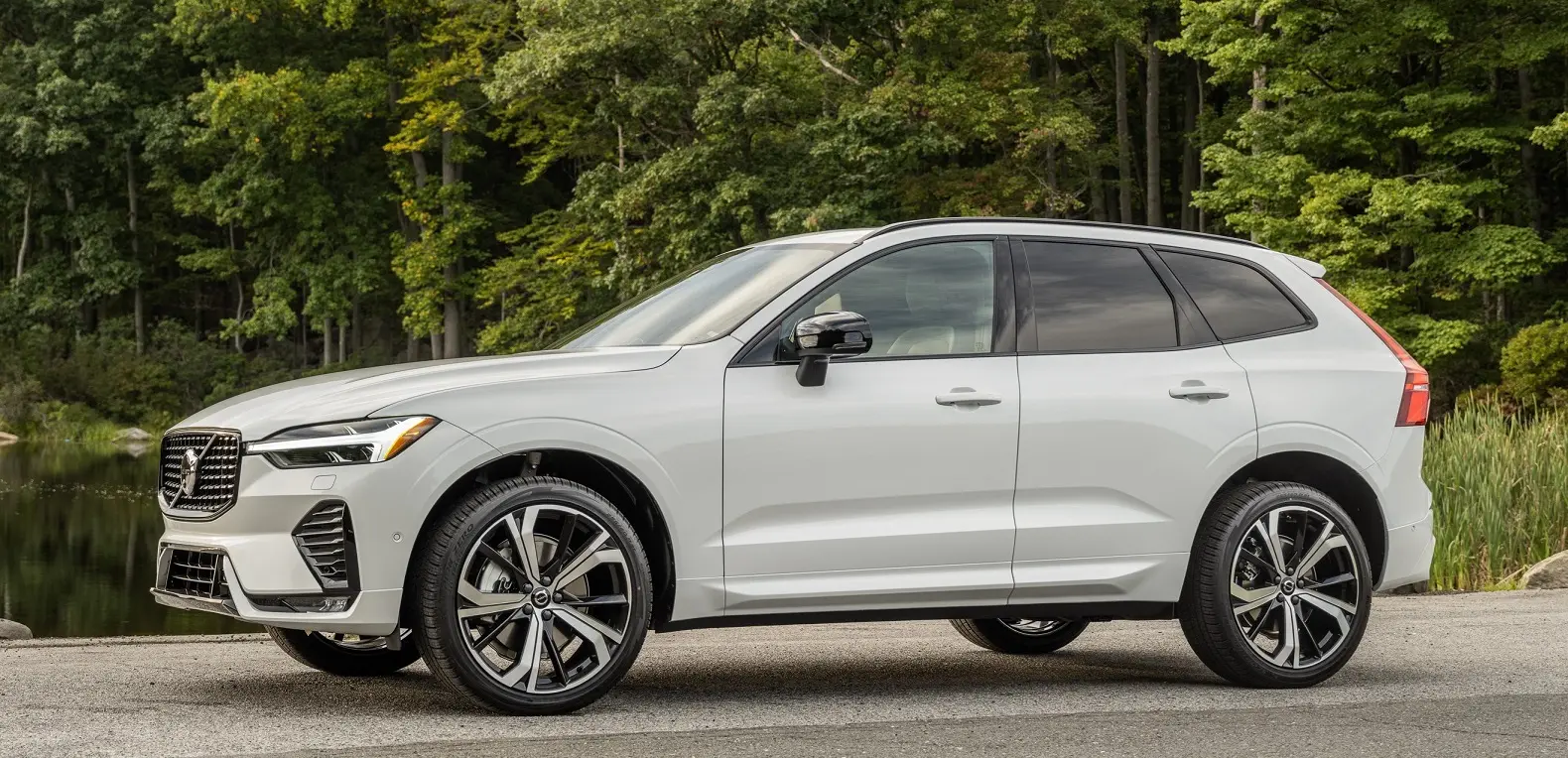 Volvo XC60 XC60 2.0 B6 Hybrid AWD R-Design Geartronic 3