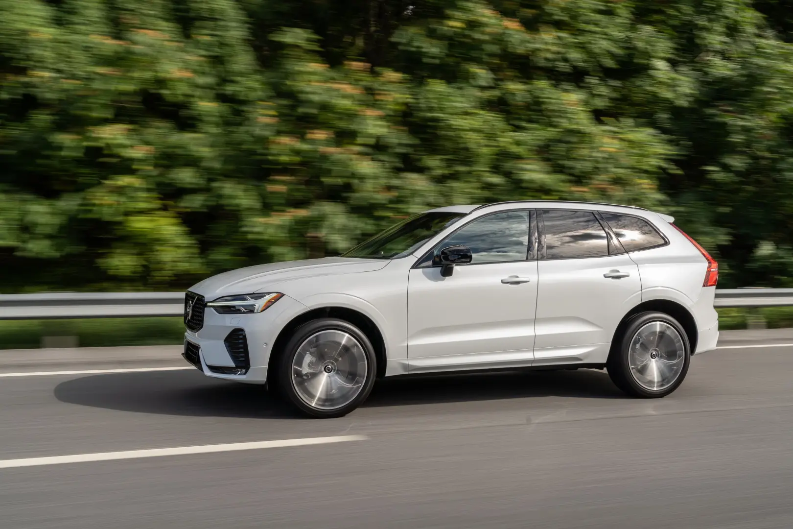 Volvo XC60 XC60 2.0 B6 Mild Hybrid AWD Ultimate Bright 3
