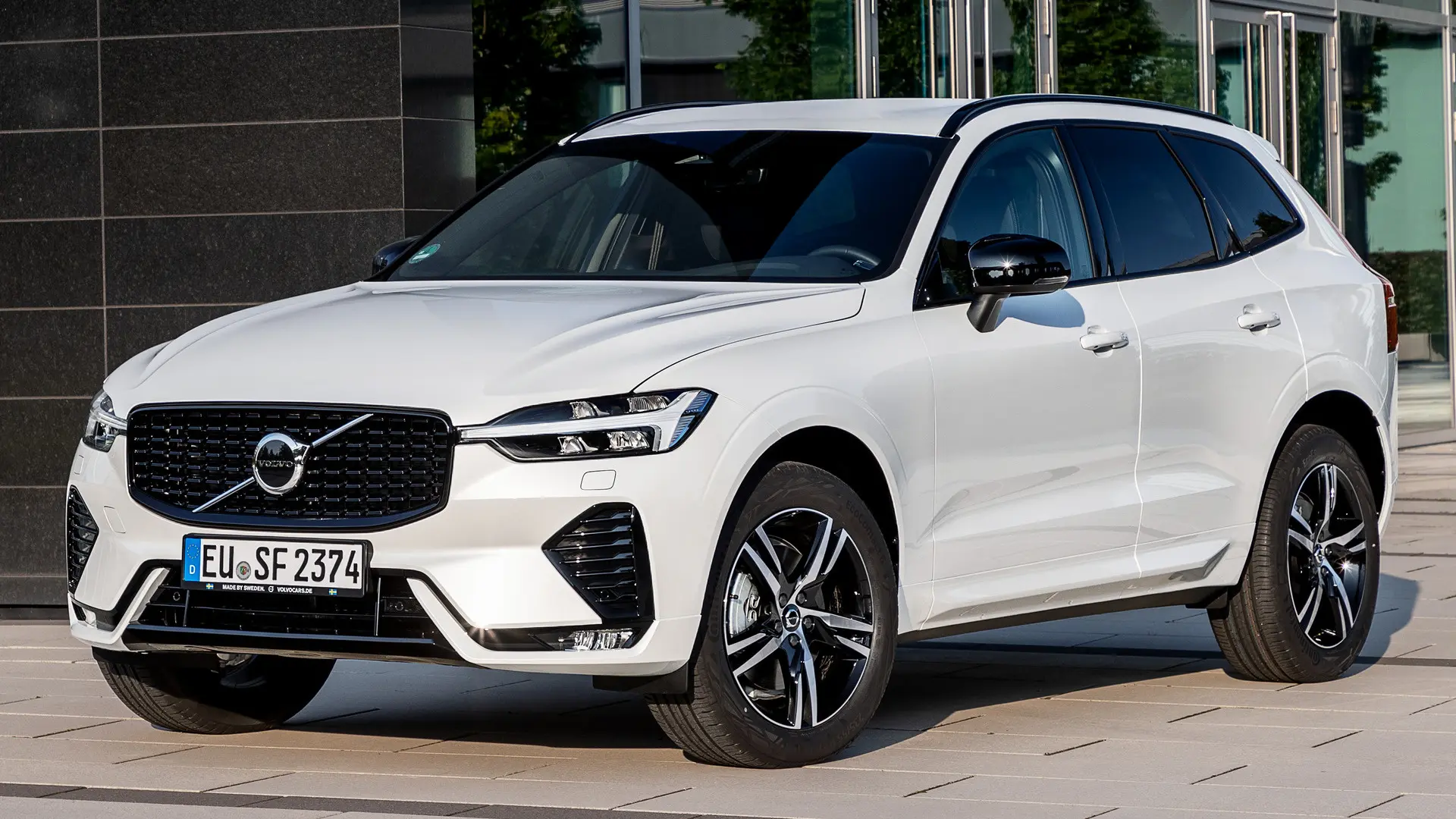 Volvo XC60 XC60 2.0 B6 Mild Hybrid AWD R-Design Geartronic 3