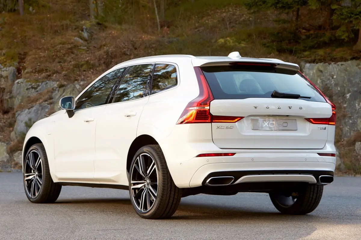 Volvo XC60 XC60 2.0 D B4 AWD Momentum Geartronic 5