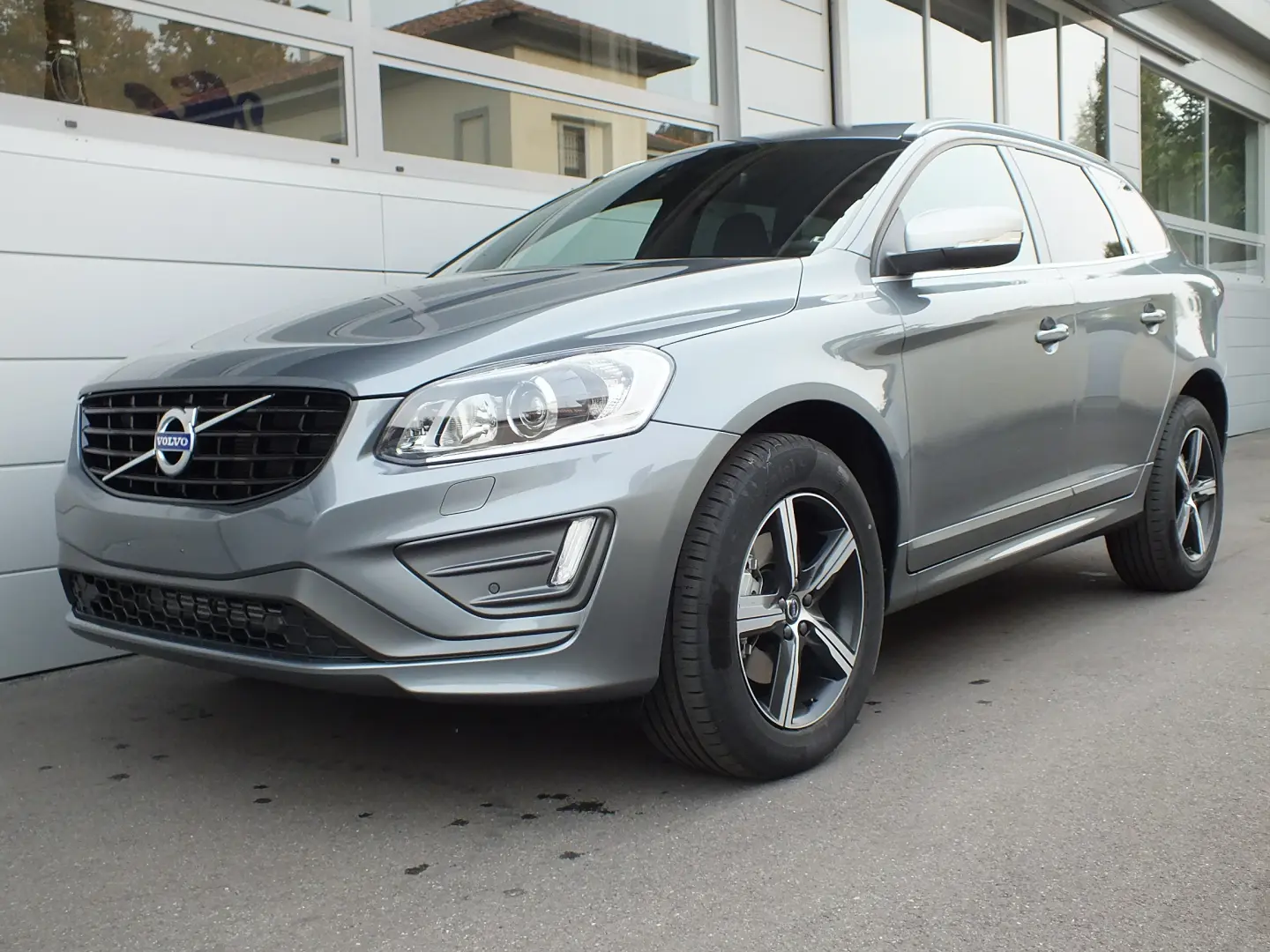 Volvo XC60 XC60 2.0 D D3 R-Design Geartronic 3