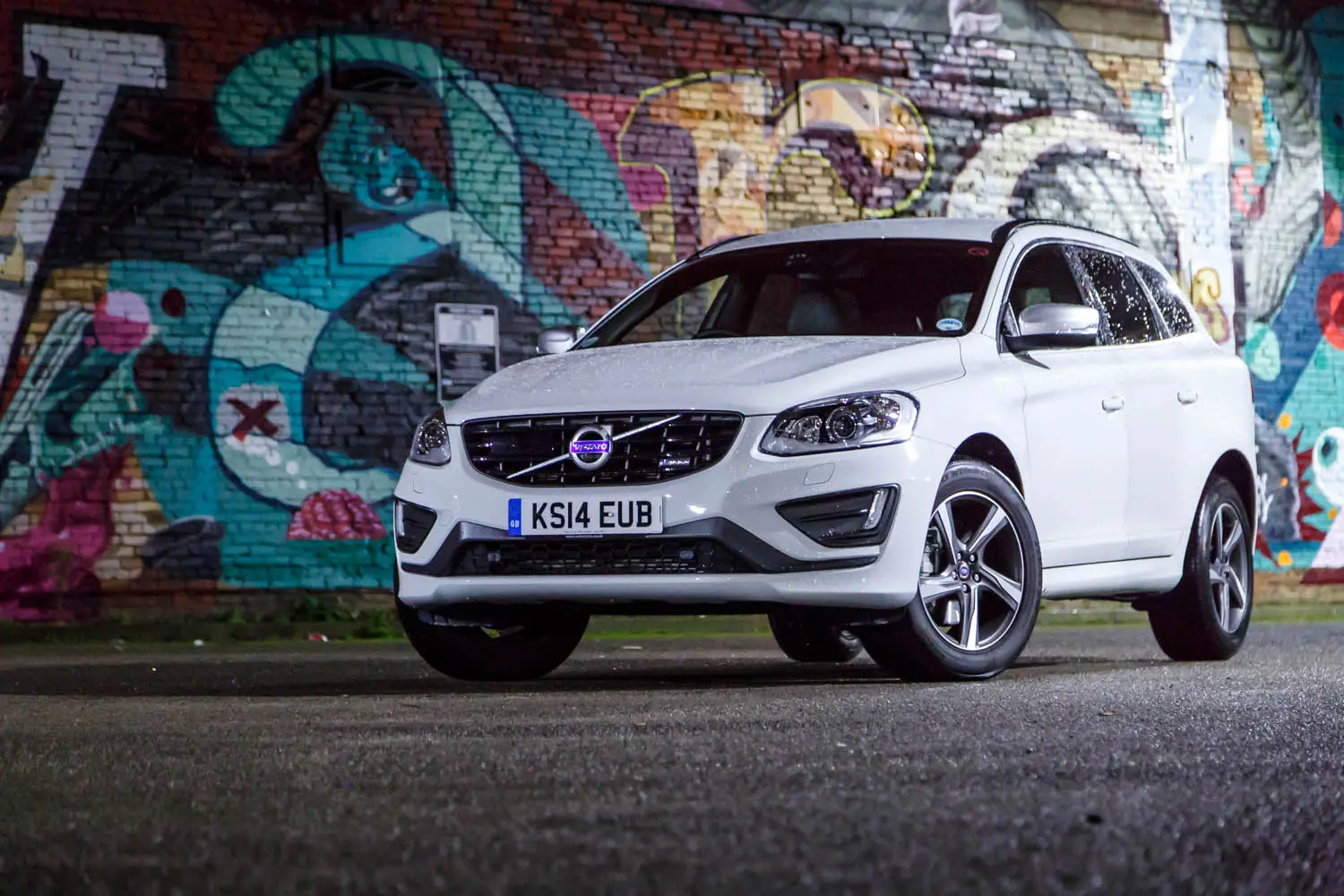 Volvo XC60 XC60 2.0 D D4 R-Design Plus Geartronic 5
