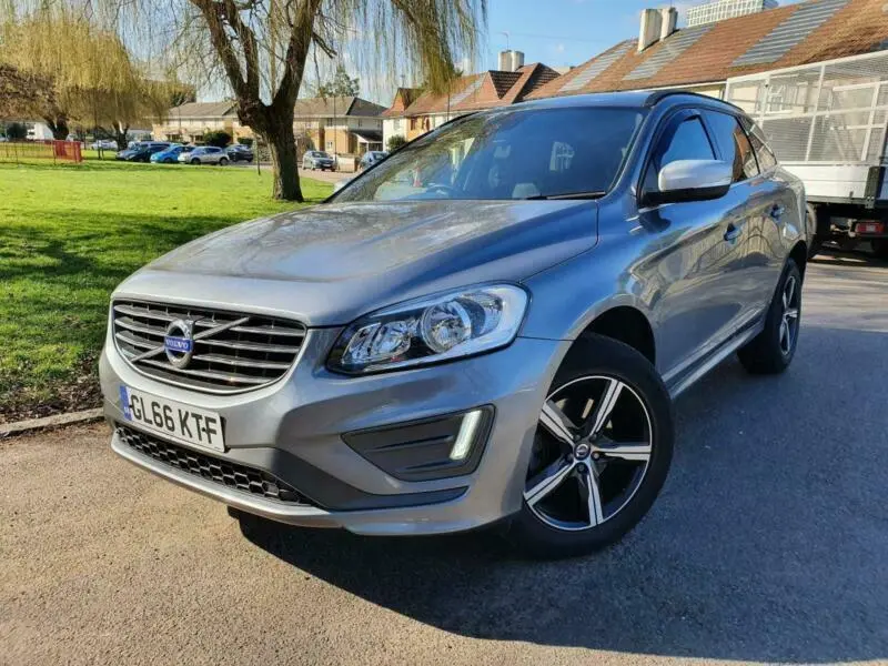 Volvo XC60 XC60 2.0 D D4 R-Design Plus Geartronic 4