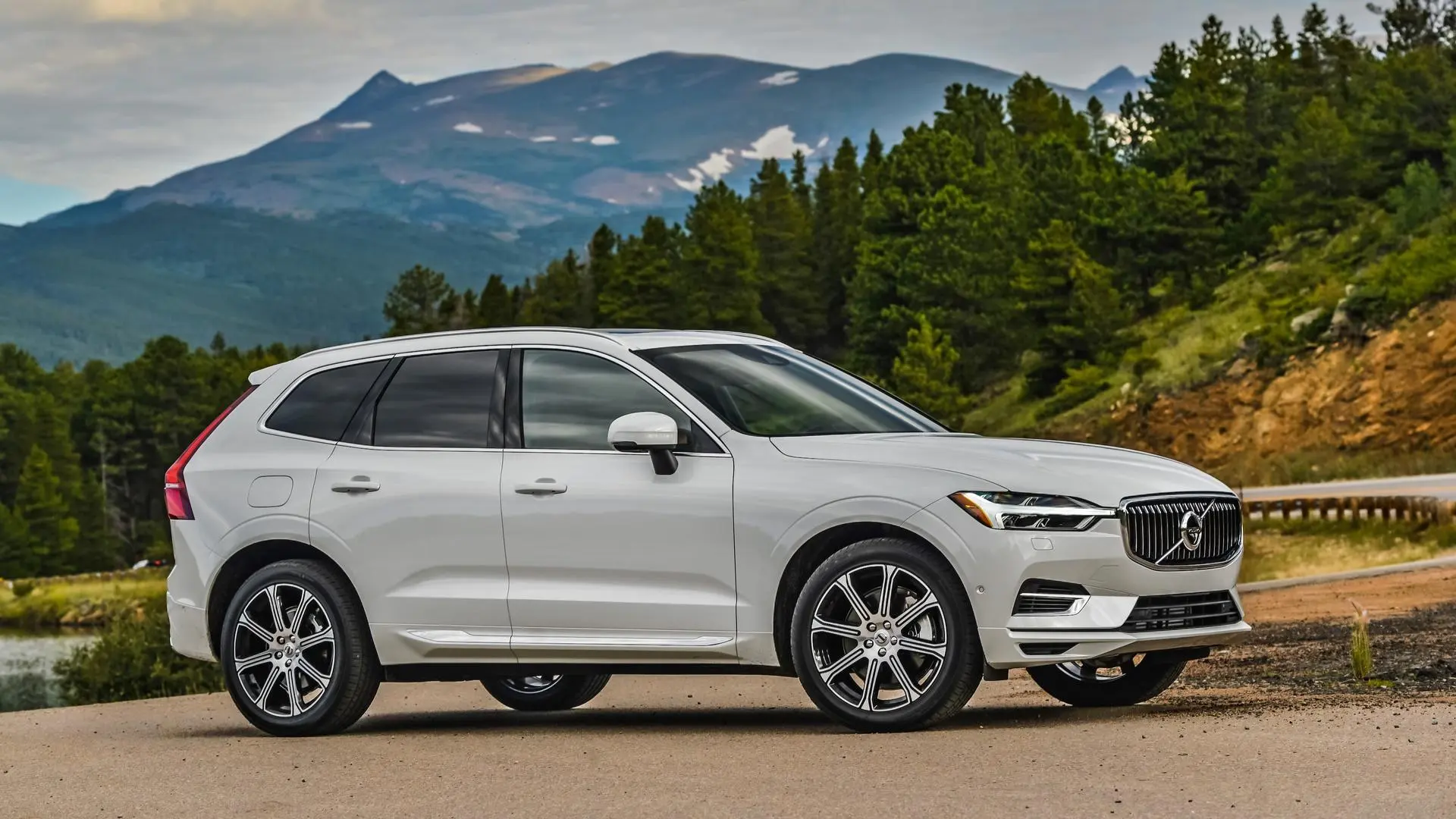 Volvo XC60 XC60 2.0 T8 Hybrid AWD Inscription Geartronic 5