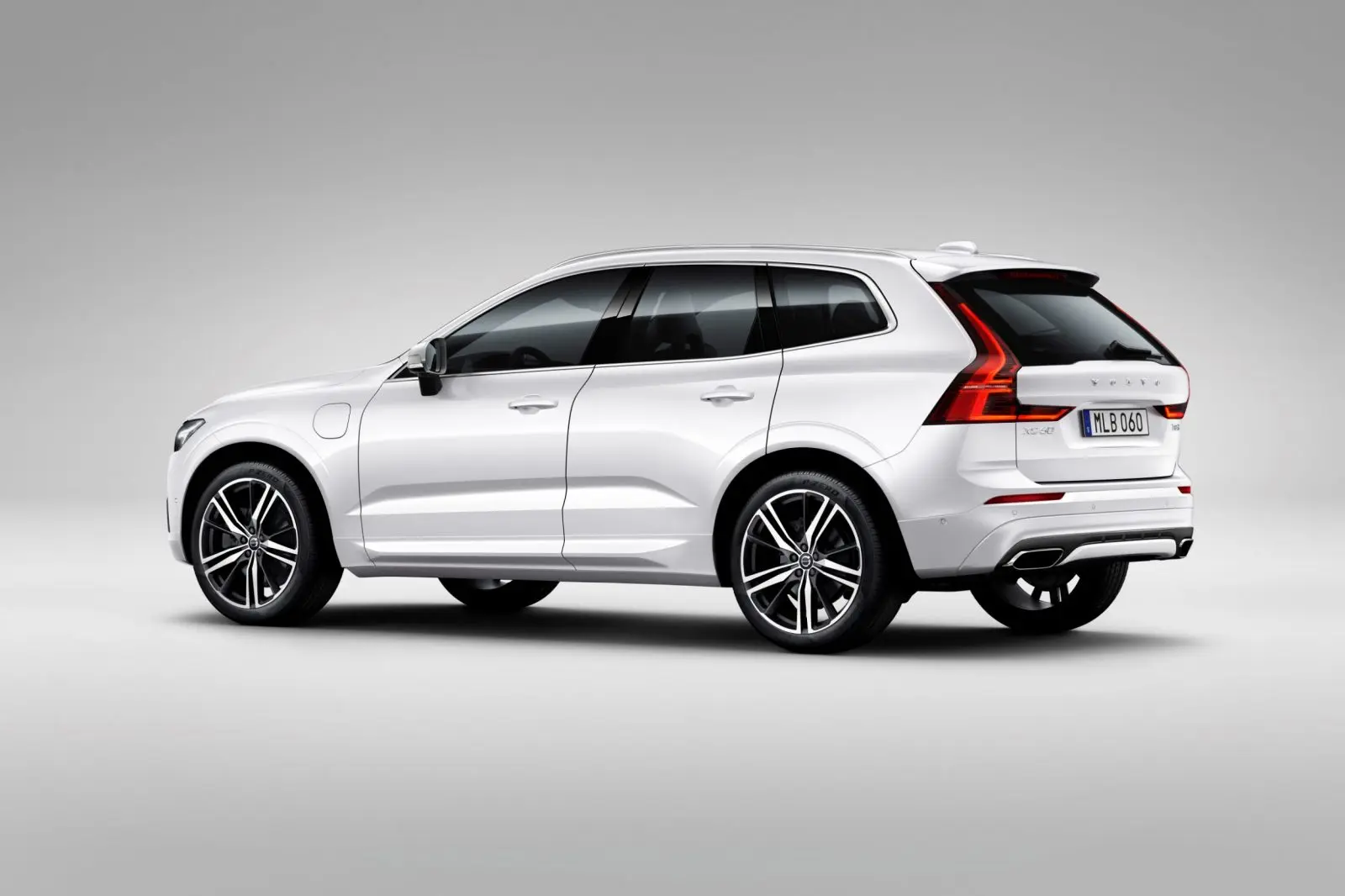 Volvo XC60 XC60 2.0 T8 Recharge Hybrid Plug-In Plus Dark 3