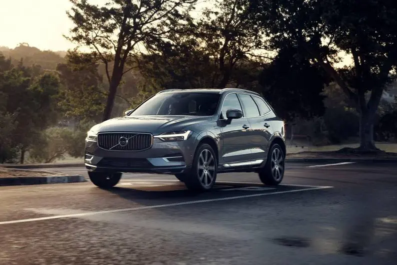 Volvo XC60 XC60 2.0 T8 Recharge Hybrid Plug-In Plus Dark 4