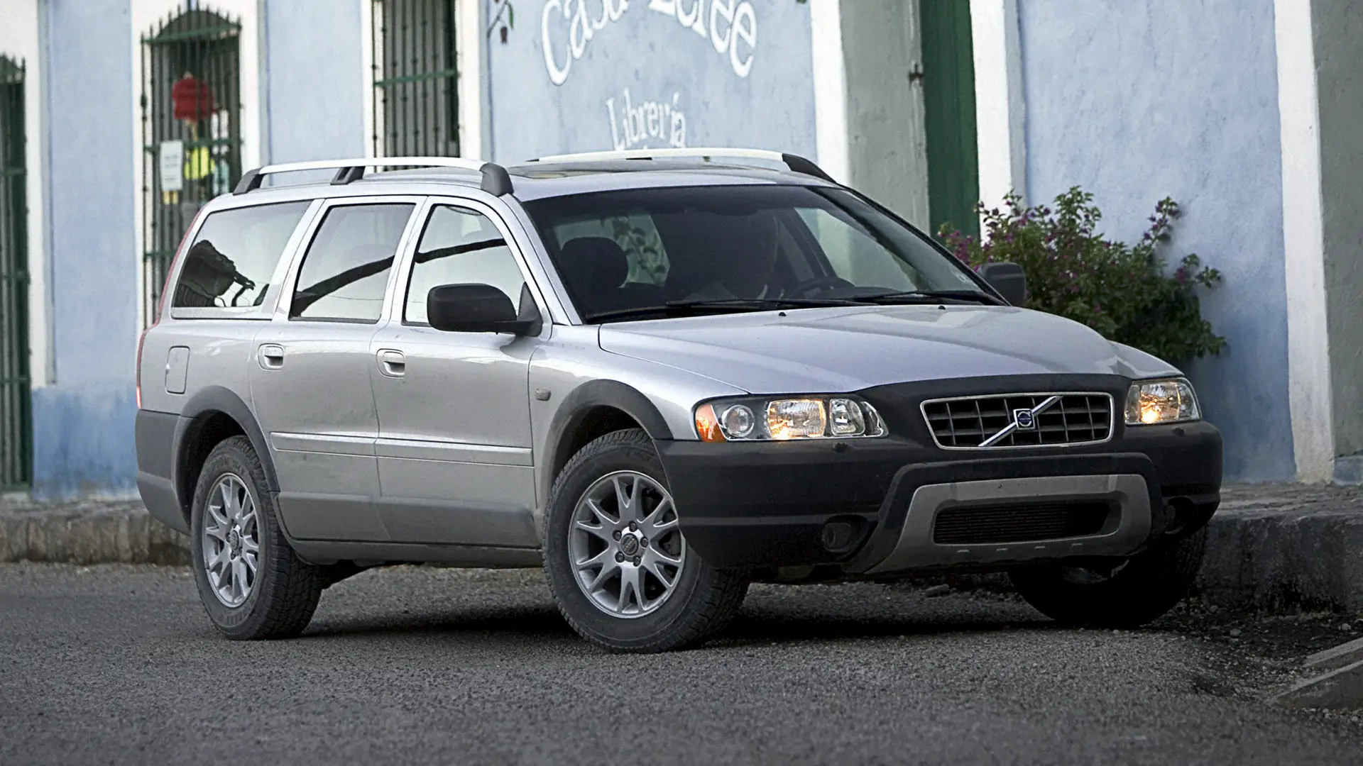 Volvo XC70 XC70 2.4 D D5 AWD Kinetic 4