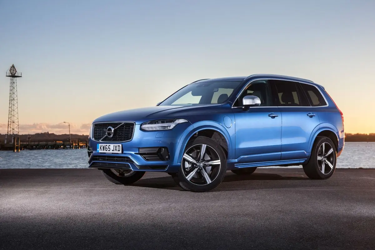 Volvo XC90 XC90 2.0 T8 Hybrid AWD Momentum Geartronic 5