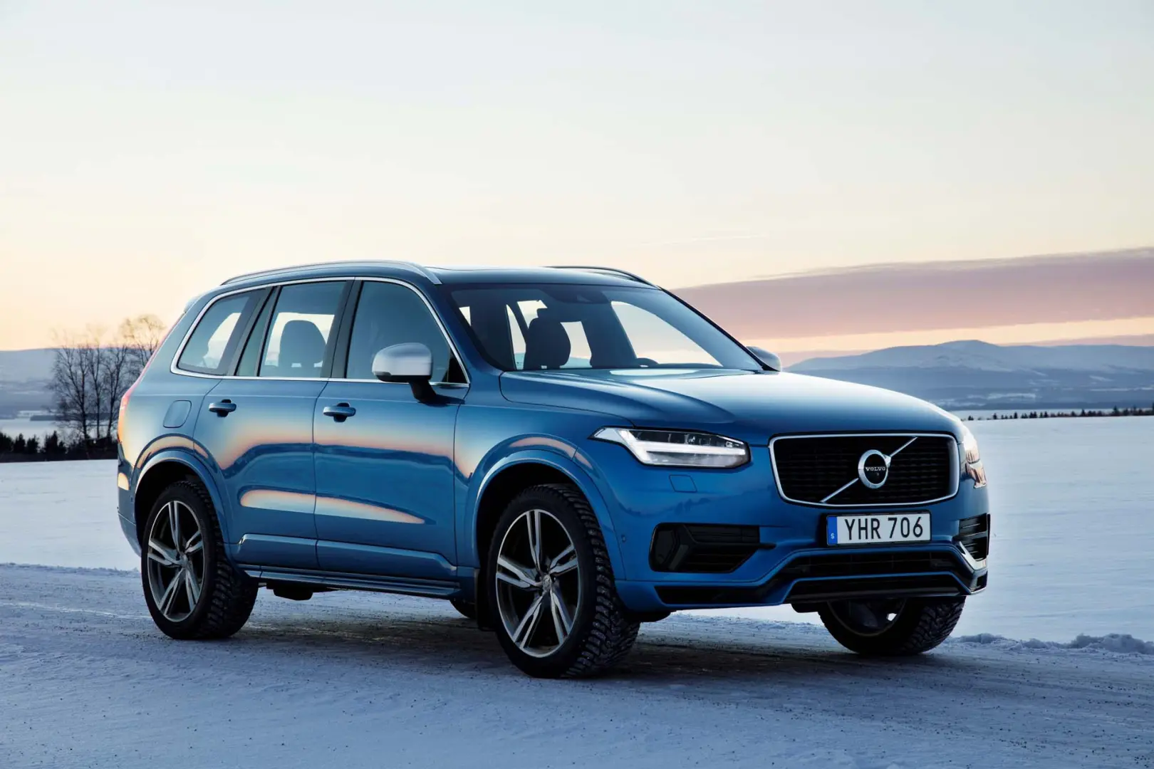 Volvo XC90 XC90 2.0 D B5 AWD Momentum Geartronic 3