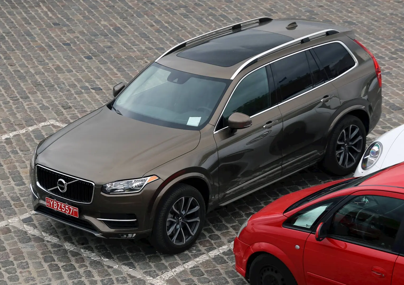 Volvo XC90 XC90 2.0 T8 Hybrid AWD Momentum Geartronic 4