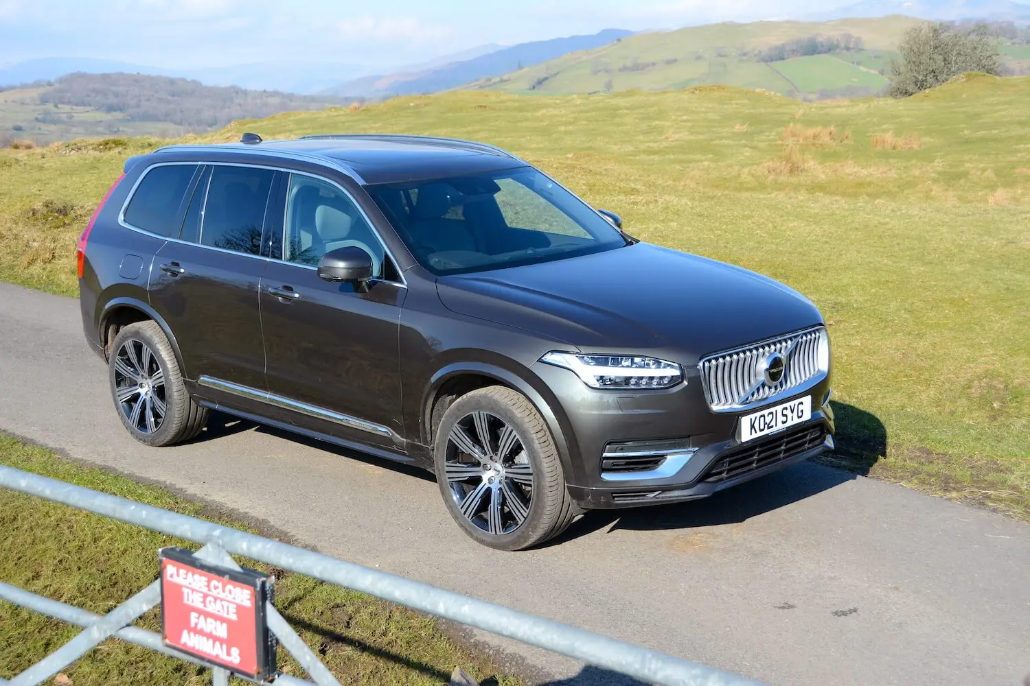 Volvo XC90 XC90 2.0 T8 Recharge Plug-In Hybrid AWD Plus Dark 1
