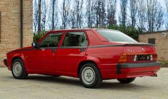Alfa Romeo 75 75 3.0 V6 America