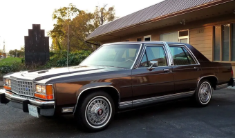 Ford Crown Victoria Crown Victoria 4.6 LTD LX