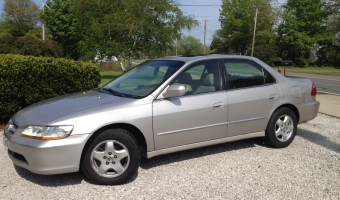 Honda Accord Accord 1.8i S