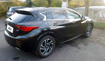 Infiniti Q30 Q30 1.5 D Premium City Black - Sport DCT