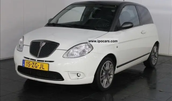 Lancia  Ypsilon 1.4 16V Sport Momo Design