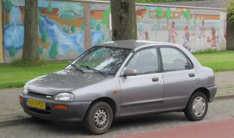 Mazda 121 121 1.3 16V LX