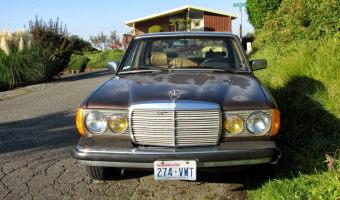 Mercedes-Benz  E 240 D