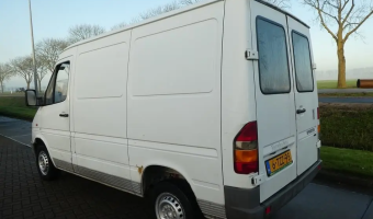 Mercedes-Benz  Sprinter 210 D