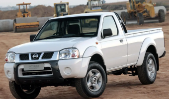 Nissan  NP 300 2.5 TDI 4x4 Skystar SSS
